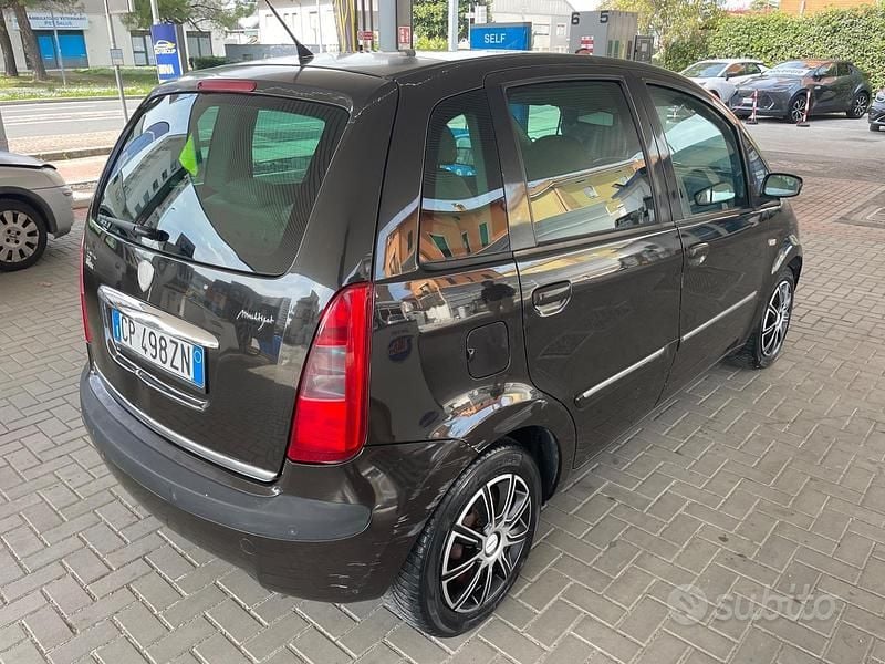 Usata Lancia Musa 100 CV (73 kW) 2004 Nero Monovolume