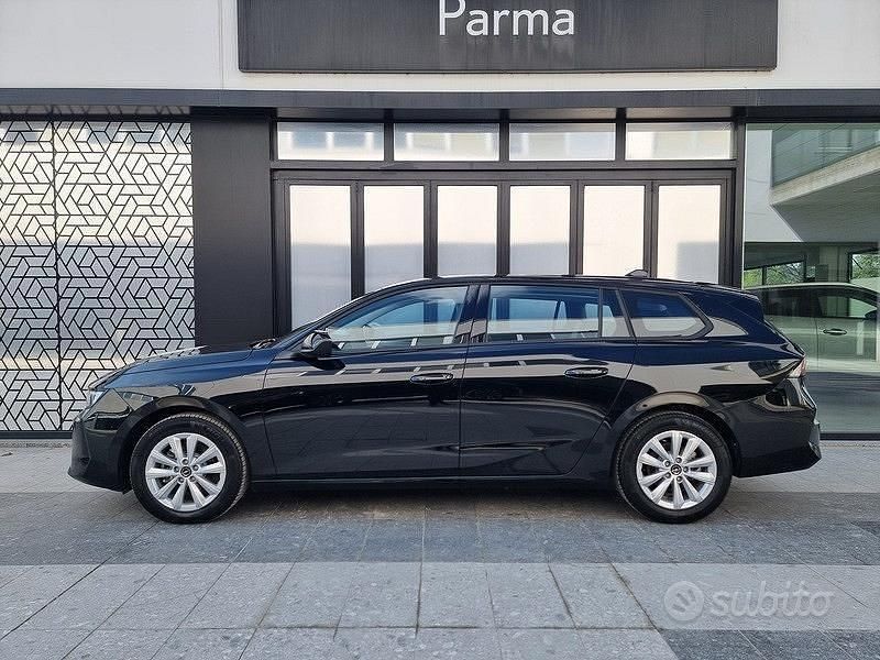 Usata Opel Astra Edition 110 CV (80 kW) 2024 Nero Station wagon