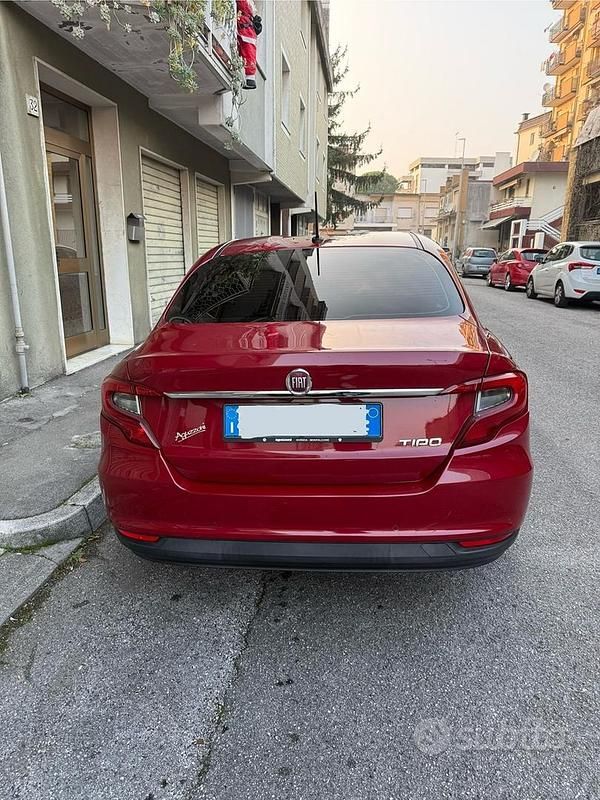 Usata Fiat Tipo Opening Edition 120 CV (88 kW) 2016 Rosso Berlina
