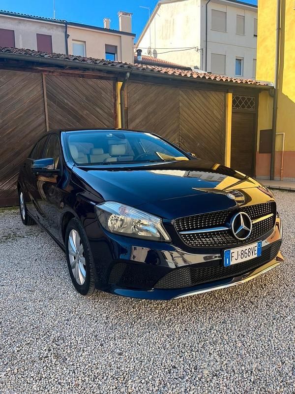 Usata Mercedes A160 2017 Blu Berlina