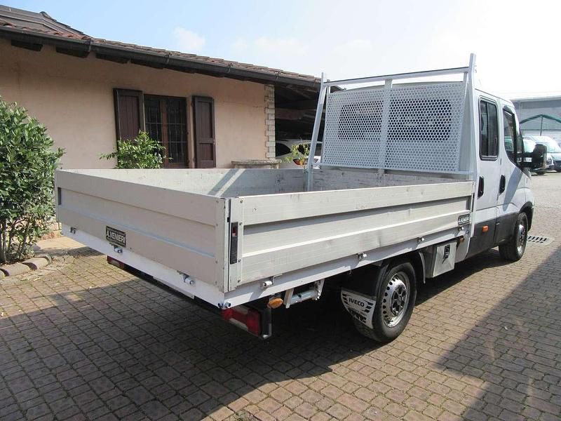 Usata Iveco 35.12 116 CV (85 kW) 2017 Bianco Furgone