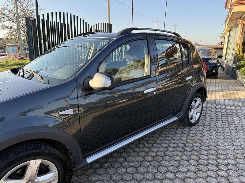 Usata Dacia Sandero Stepway 87 CV (63 kW) 2010 Grigio SUV