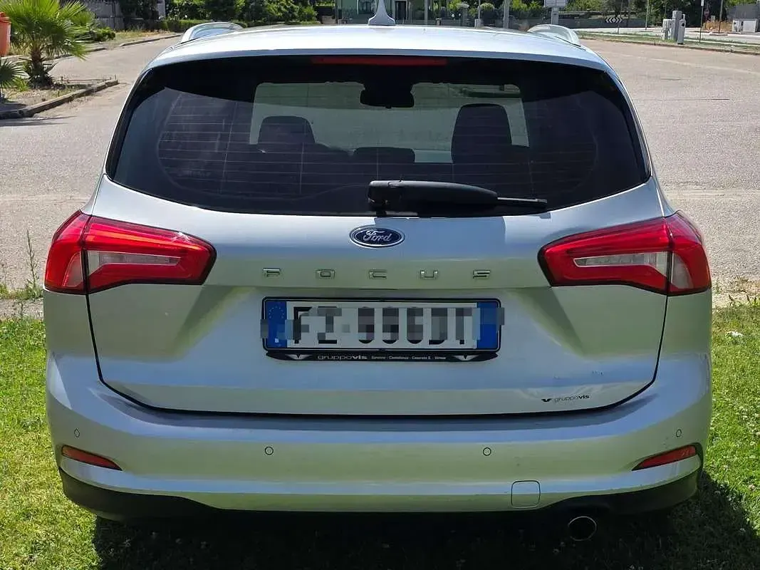 Usata Ford Focus 95 CV (69 kW) 2019 Argento Station wagon