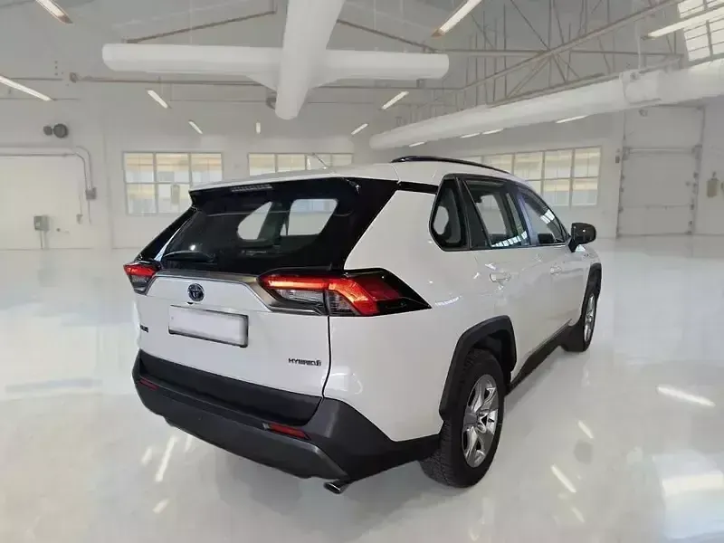 Usata Toyota RAV4 Hybrid Business Edition 178 CV (130 kW) 2021 Bianco SUV