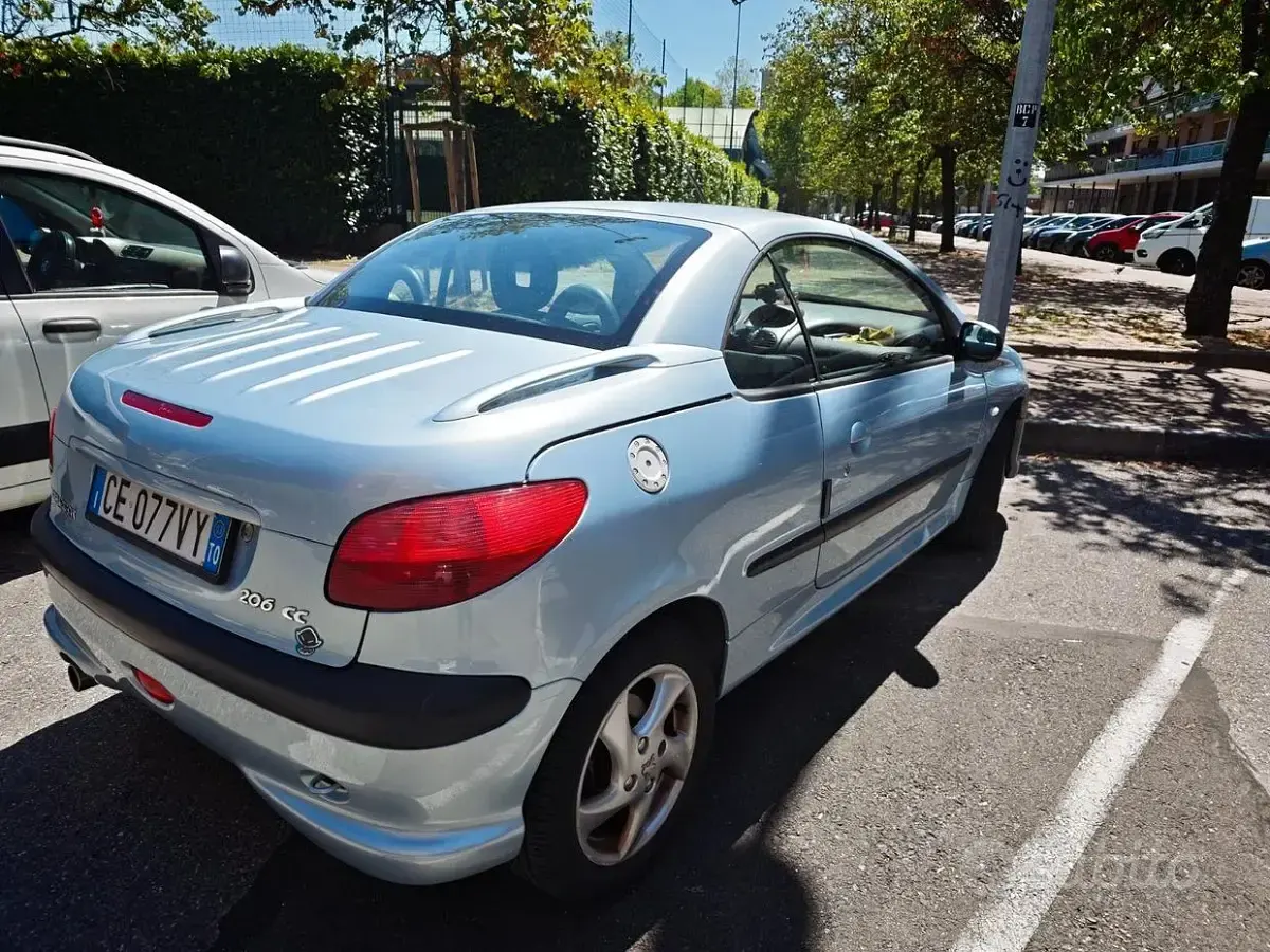 Usata Peugeot 206 CC 109 CV (80 kW) 2002 Bluazzurro Cabrio