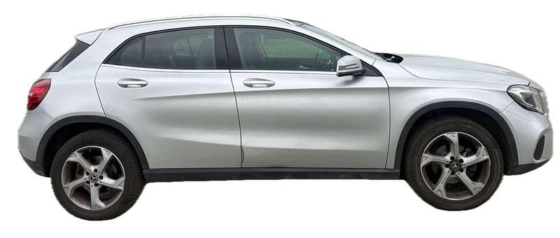 Gebraucht Mercedes GLA200 136 PS (100 kW) 2018 Silber SUV