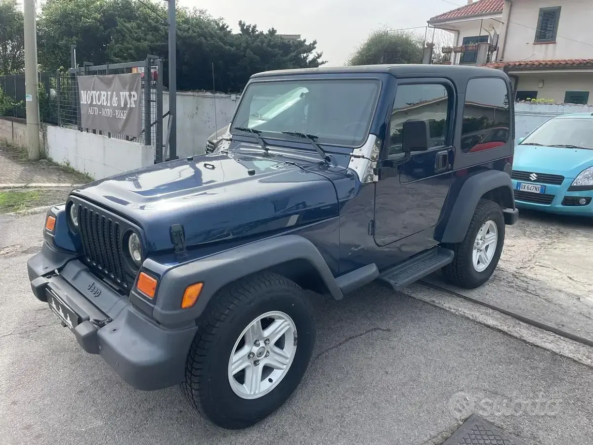 Usata Jeep Wrangler 118 CV (86 kW) 2002 Bluazzurro SUV