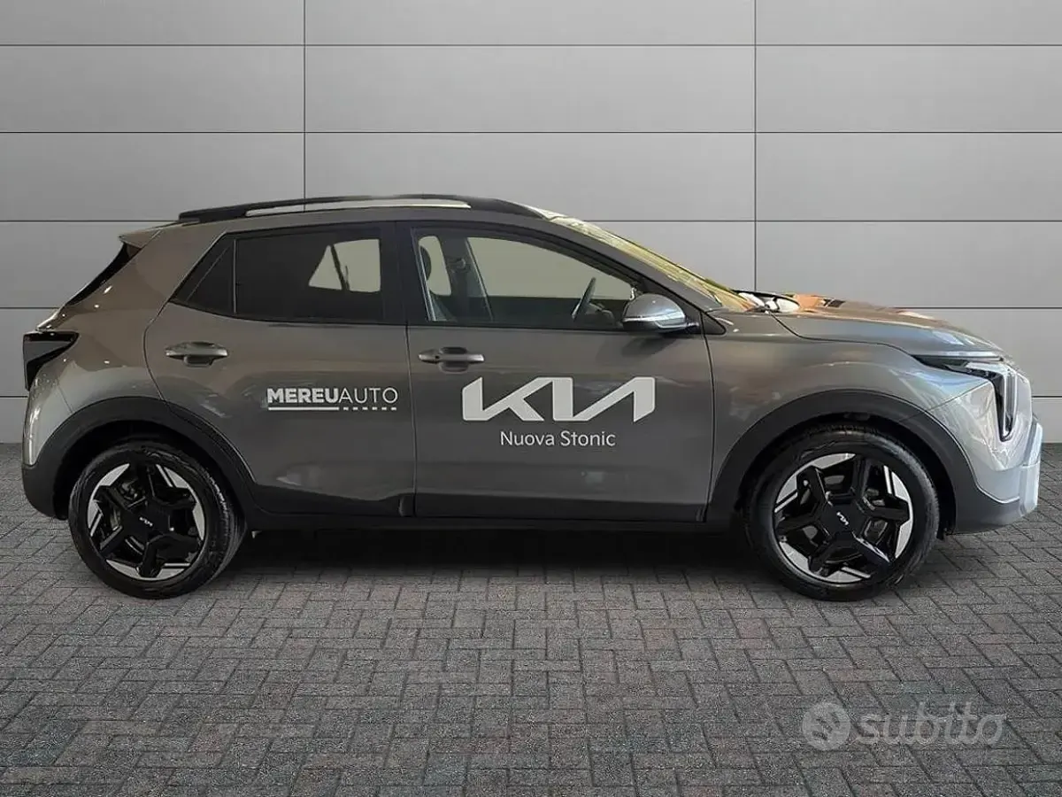 Nuova Kia Stonic GT-Line 116 CV (85 kW) 2025 Grigio SUV
