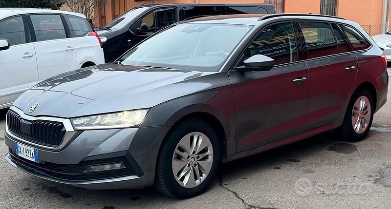 Usata Skoda Octavia SportLine 116 CV (85 kW) 2022 Grigio Station wagon