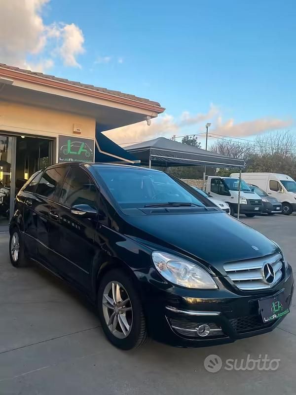 Usata Mercedes B180 2009 Nero Monovolume