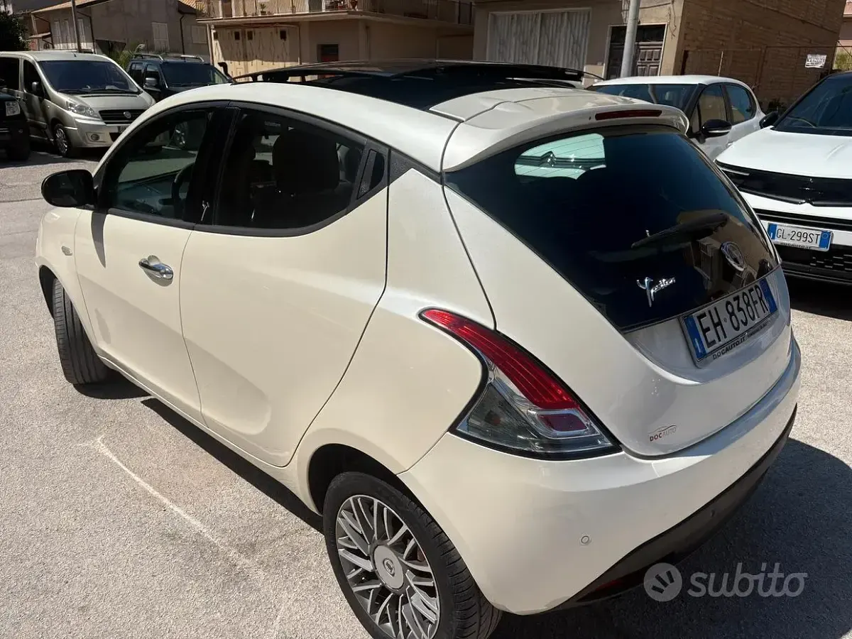 Usata Lancia Ypsilon S 85 CV (62 kW) 2011 Bianco Utilitaria