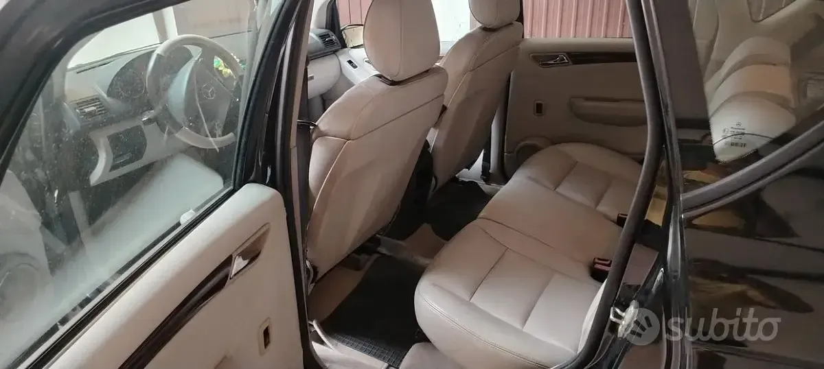 Usata Mercedes A180 109 CV (80 kW) 2008 Nero Berlina