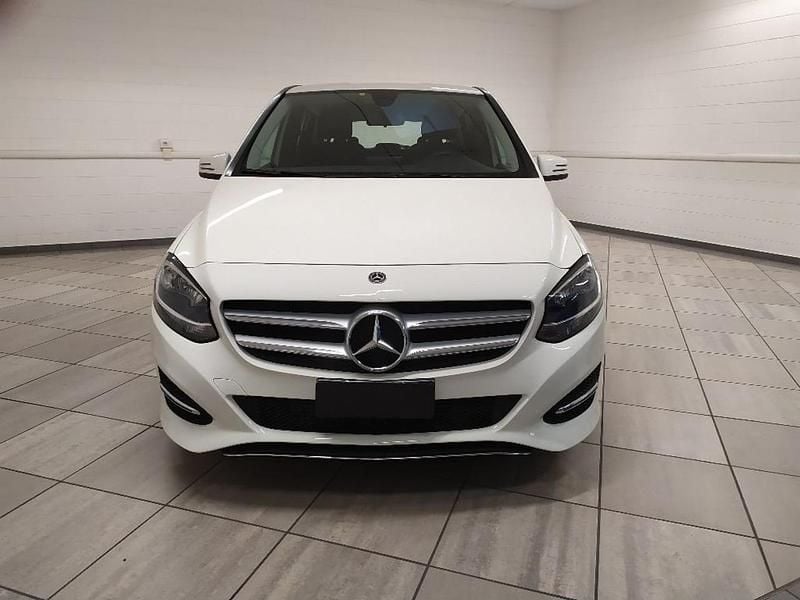 Usata Mercedes B180 Business 109 CV (80 kW) 2018 Bianco Monovolume