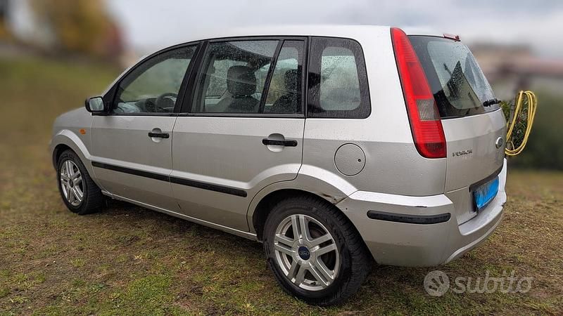 Usata Ford Fusion Zetec 68 CV (50 kW) 2002 Grigio Monovolume