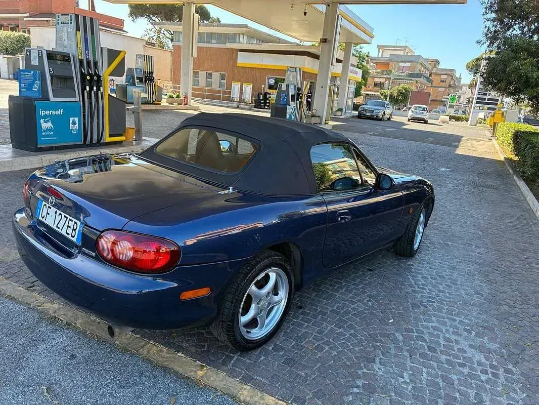 Usata Mazda MX5 110 CV (80 kW) 2003 Blu/azzurro Cabrio