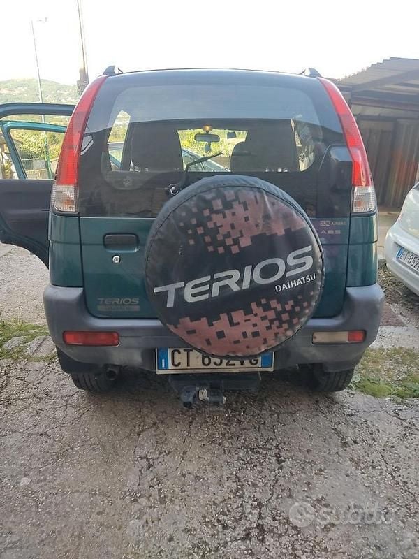 Usata Daihatsu Terios 105 CV (77 kW) 2006 SUV