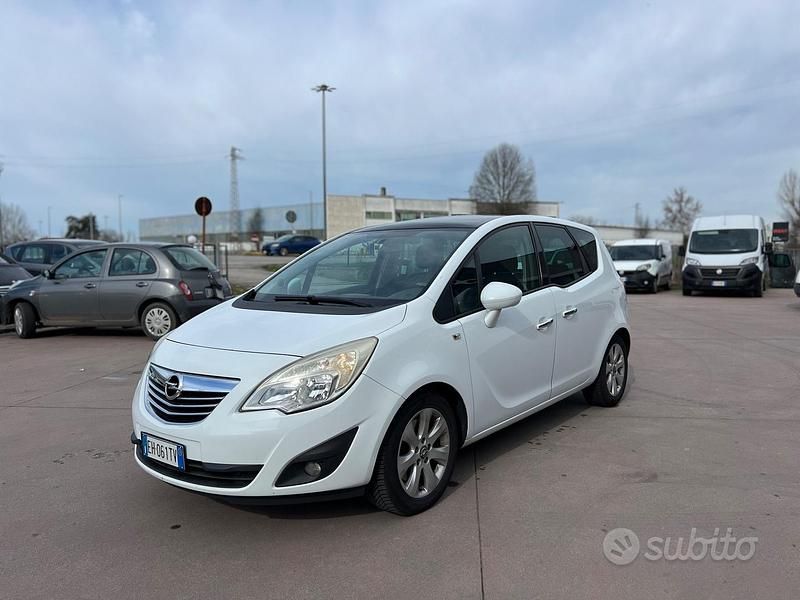 Usata Opel Meriva Cosmo 110 CV (80 kW) 2011 Bianco Monovolume