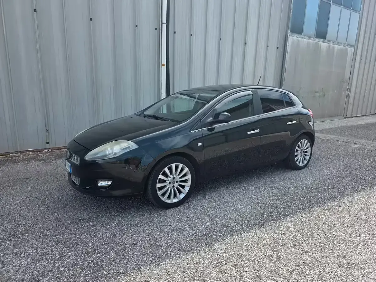 Usata Fiat Bravo 120 CV (88 kW) 2011 Nero Utilitaria