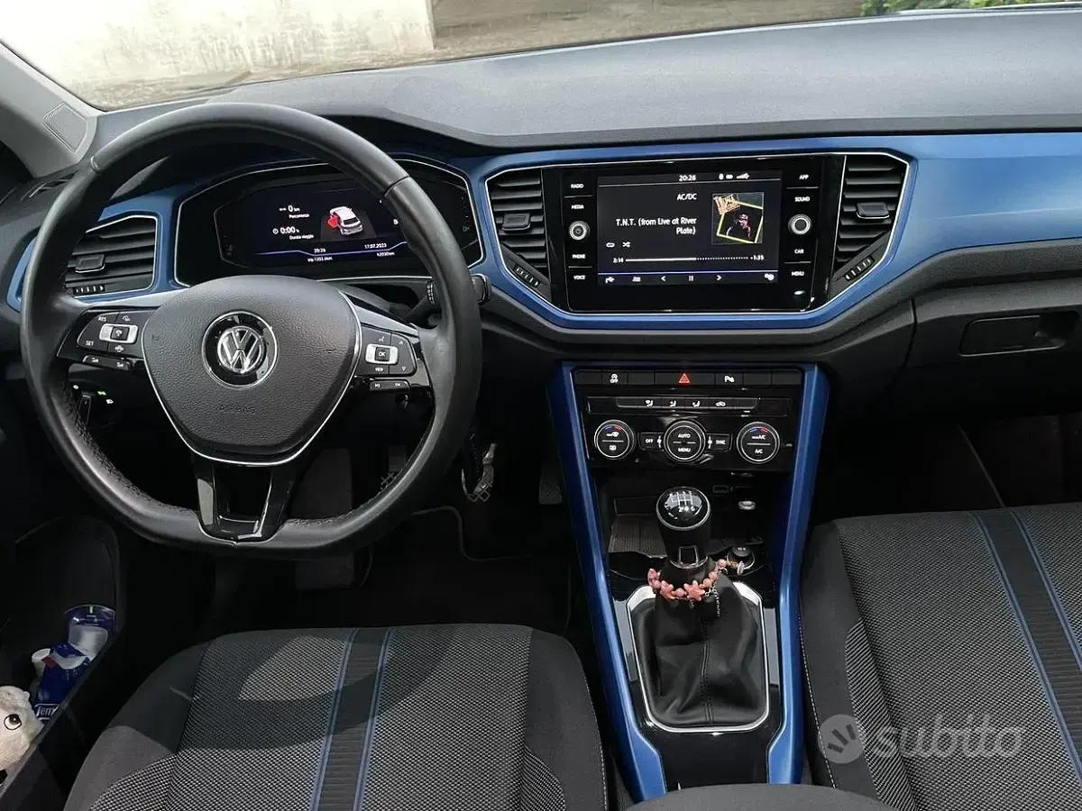 Usata VW T-Roc 150 CV (110 kW) 2019 Blu SUV