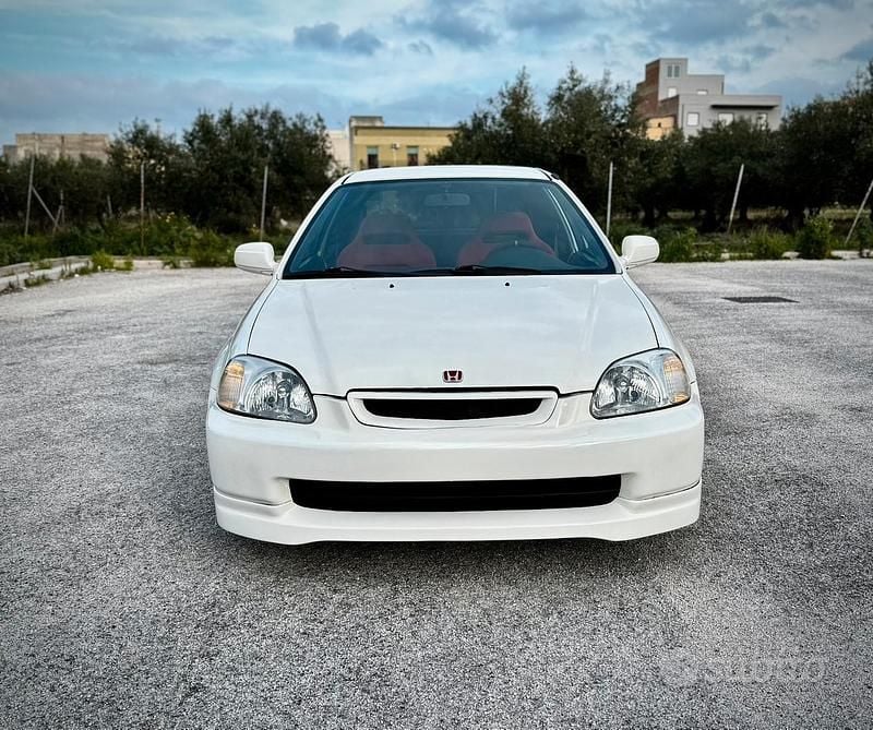 Usata Honda Civic 90 CV (66 kW) 1997 Bianco Utilitaria