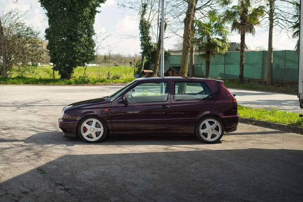 Usata VW Golf III 174 CV (127 kW) 1994 Viola Berlina