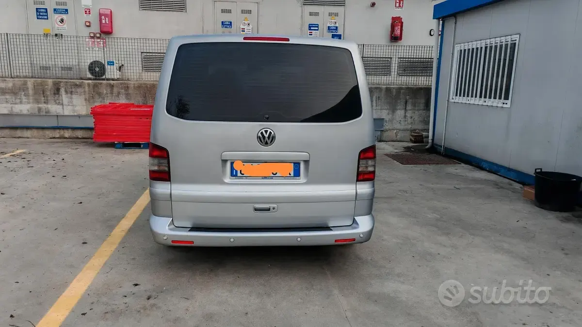 Usata VW Multivan 174 CV (127 kW) 2007 Grigio Monovolume