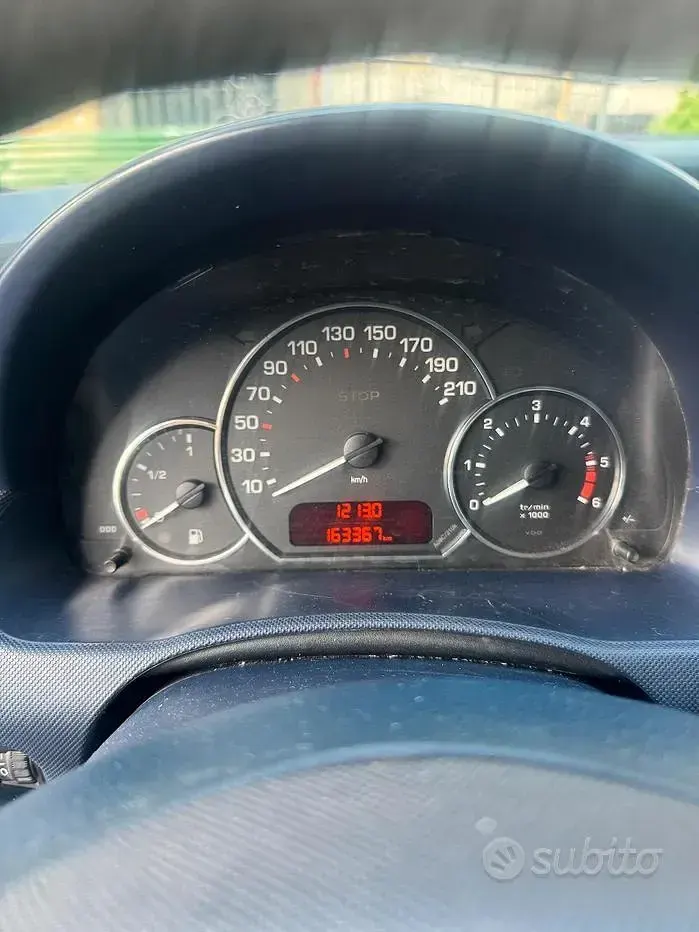 Usata Peugeot 1007 68 CV (50 kW) 2009 Grigio Monovolume