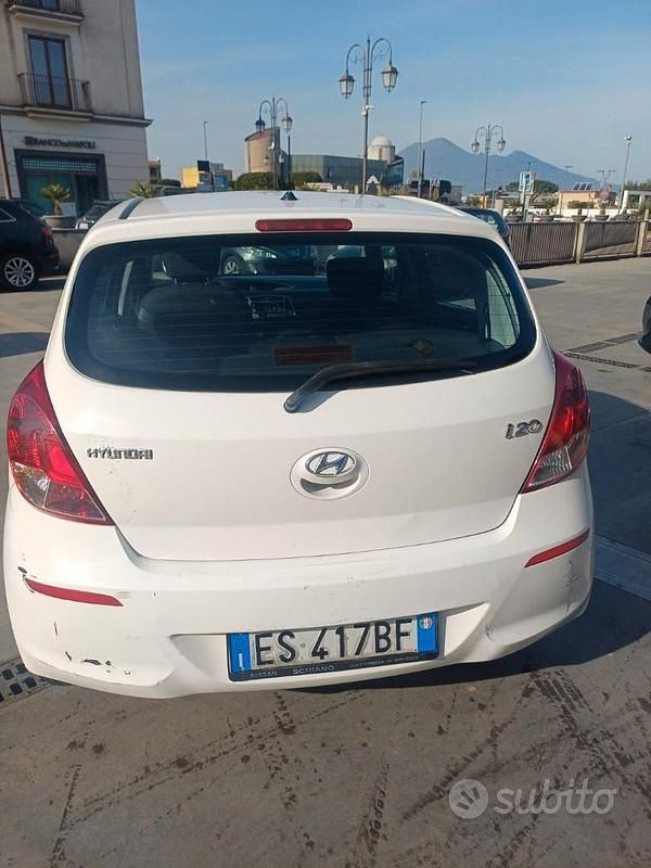 Usata Hyundai i20 Classic 77 CV (56 kW) 2013 Bianco Utilitaria