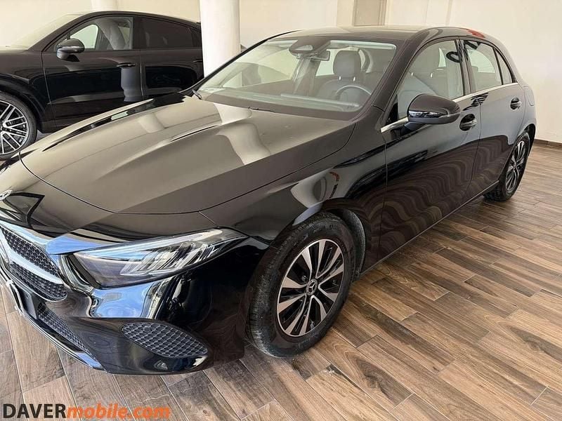 Usata Mercedes A180 Advanced 116 CV (85 kW) 2025 Nero Utilitaria