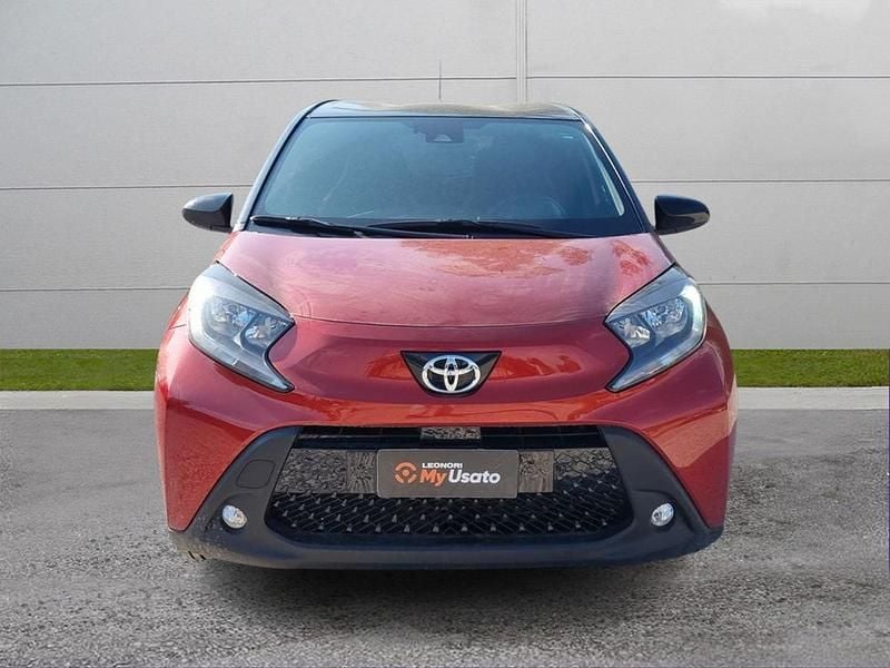 Usata Toyota Aygo X Trend 72 CV (52 kW) 2025 Rosso  tetto nero SUV