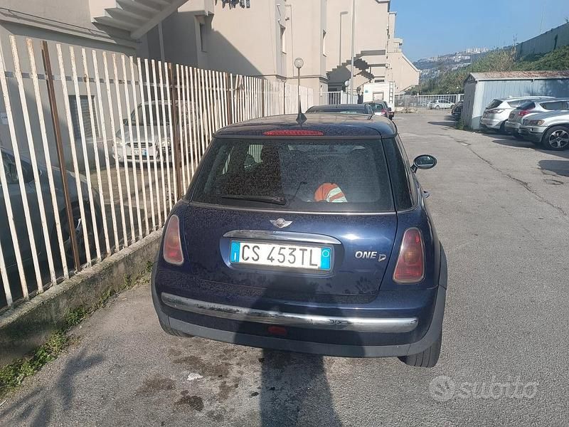 Usata Mini ONE 75 CV (55 kW) 2004 Blu Utilitaria