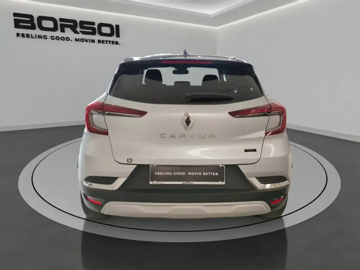 Usata Renault Captur Techno 94 CV (69 kW) 2023 Grigio chiaro tetto nero SUV