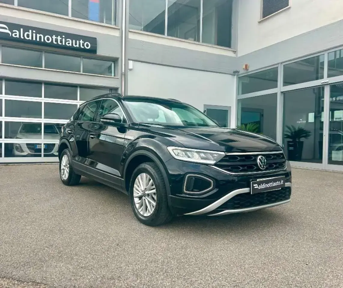 Usata VW T-Roc Life 116 CV (85 kW) 2024 Nero SUV