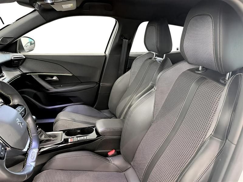 Usata Peugeot 2008 GT 130 CV (95 kW) 2022 Bianco SUV