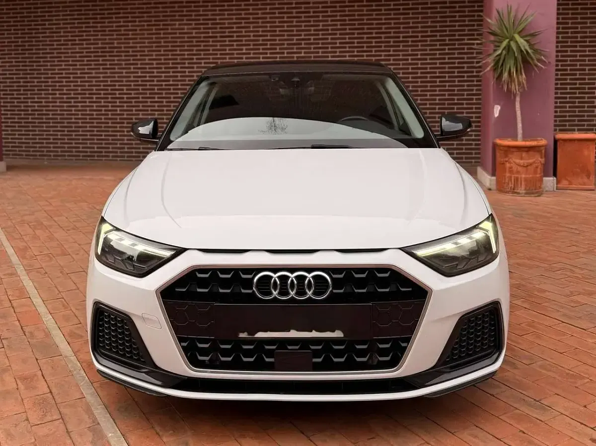 Usata Audi A1 Sportback Ambiente 116 CV (85 kW) 2020 White metallizzato Utilitaria