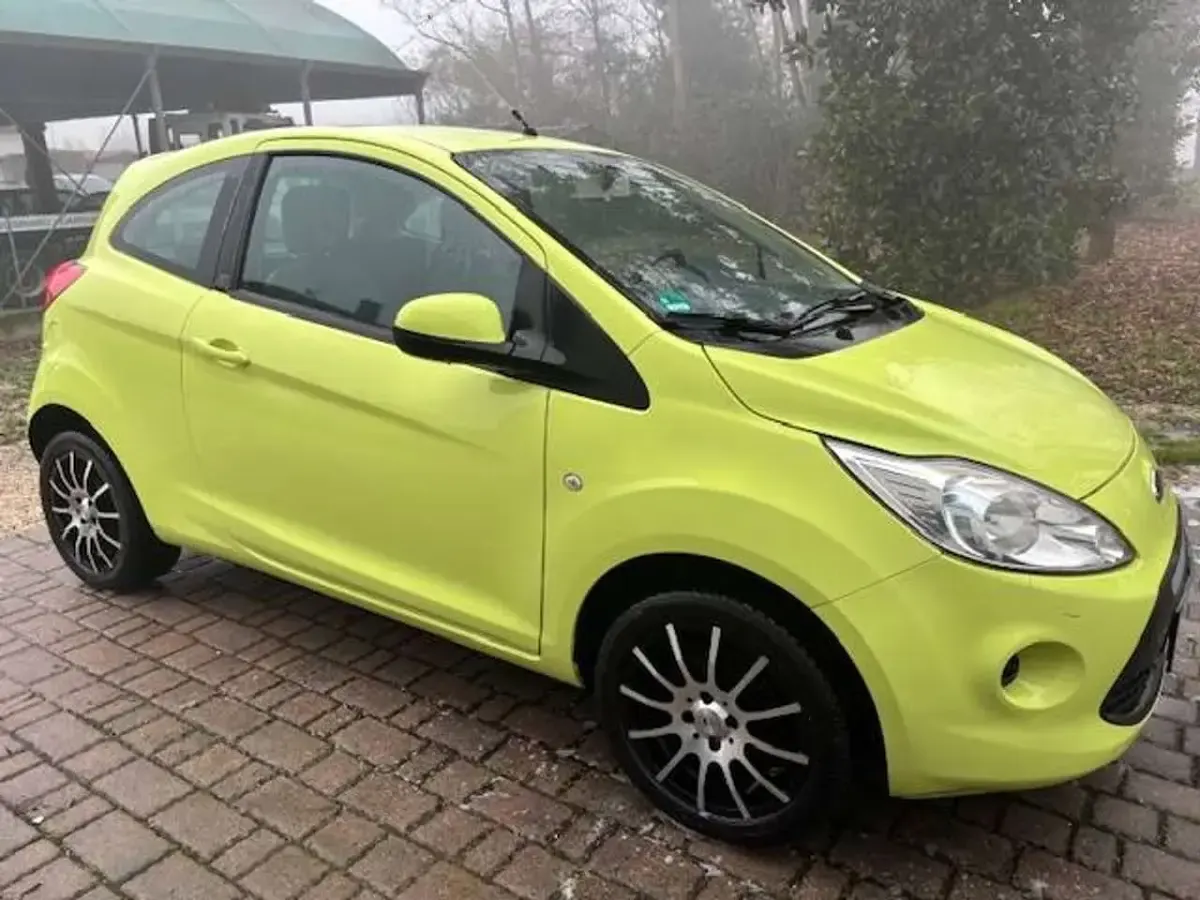 Usata Ford Ka Titanium 69 CV (50 kW) 2012 Giallo Utilitaria