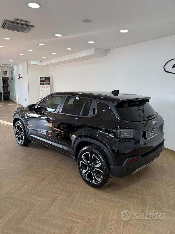 Usata Jeep Avenger Summit 100 CV (73 kW) 2023 Nero SUV