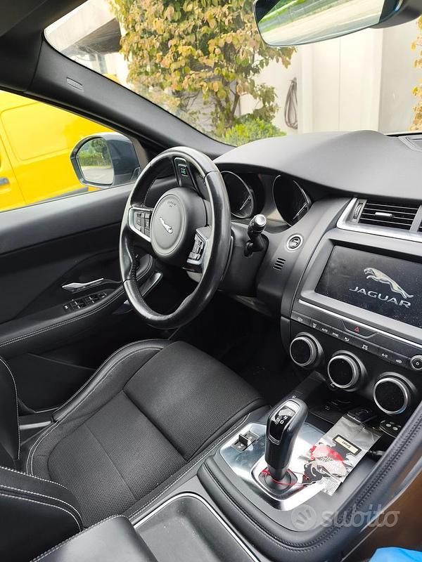 Usata Jaguar E-Pace R-Dynamic 160 CV (117 kW) 2018 Grigio SUV