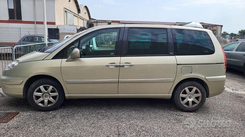 Usata Peugeot 807 136 CV (100 kW) 2011 Monovolume