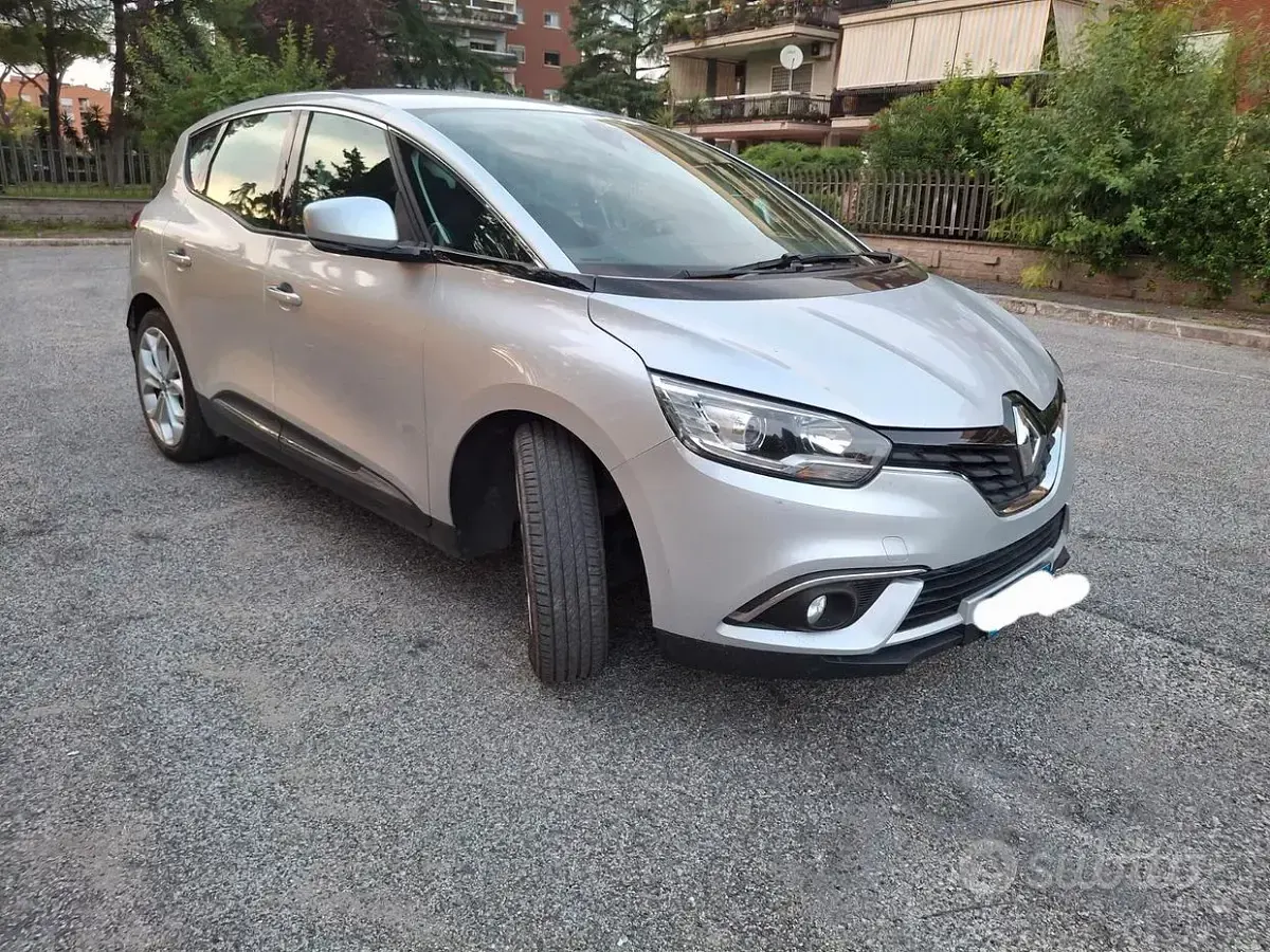 Usata Renault Scénic III Intens 110 CV (80 kW) 2017 Grigio Monovolume