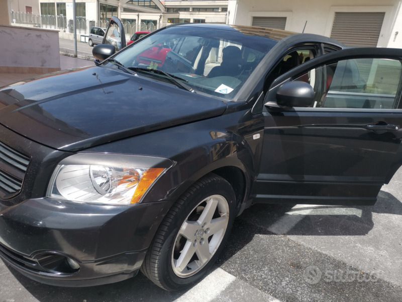 Nero Usata 2009 Dodge Caliber Due volumi | 4800 € (Molto cara) - Immagine 1/4