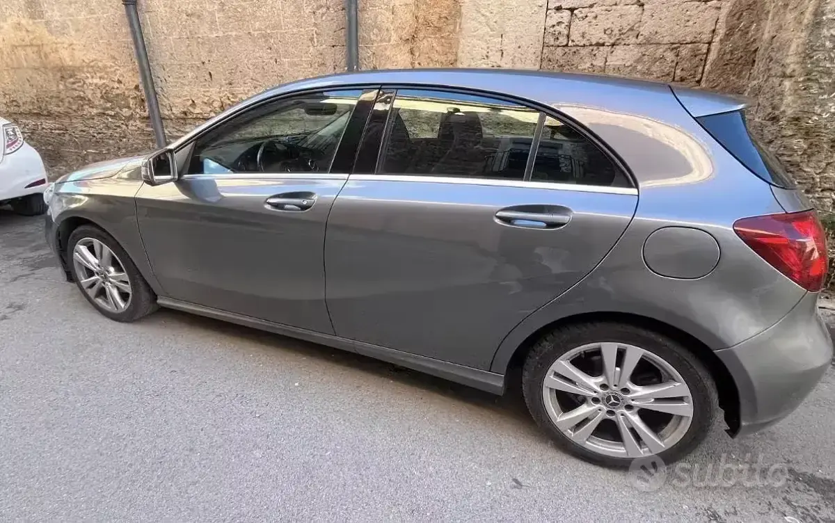 Usata Mercedes A180 2018 Grigio Berlina