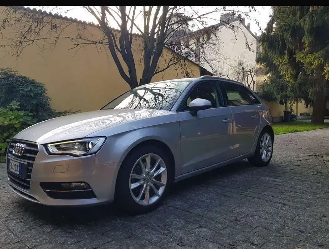 Usata Audi A3 Attraction 110 CV (80 kW) 2015 Grigio Berlina