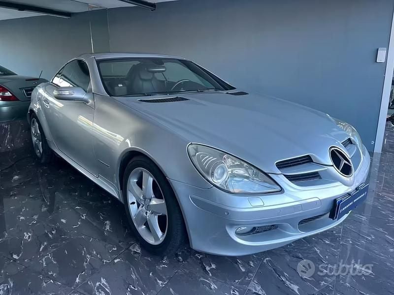 Usata Mercedes SLK200 163 CV (119 kW) 2007 Grigio Cabrio
