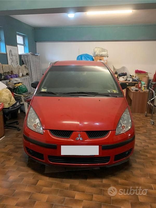 Usata Mitsubishi Colt 95 CV (69 kW) 2005 Rosso Utilitaria