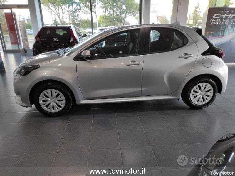 Usata Toyota Yaris Hybrid Active 2022 Berlina