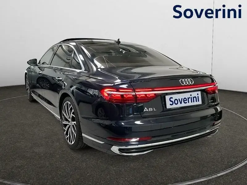 Usata Audi A8 Ambiente 286 CV (210 kW) 2022 Blu Berlina