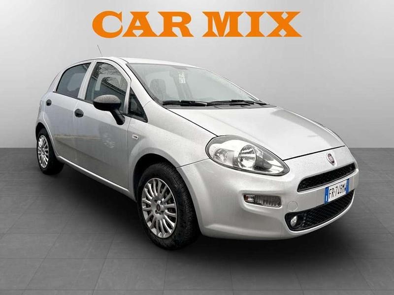 Usata Fiat Punto Street 69 CV (50 kW) 2018 Argento brillante Berlina
