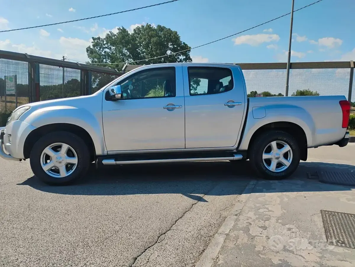 Usata Isuzu D-Max 163 CV (119 kW) 2014 Grigio SUV