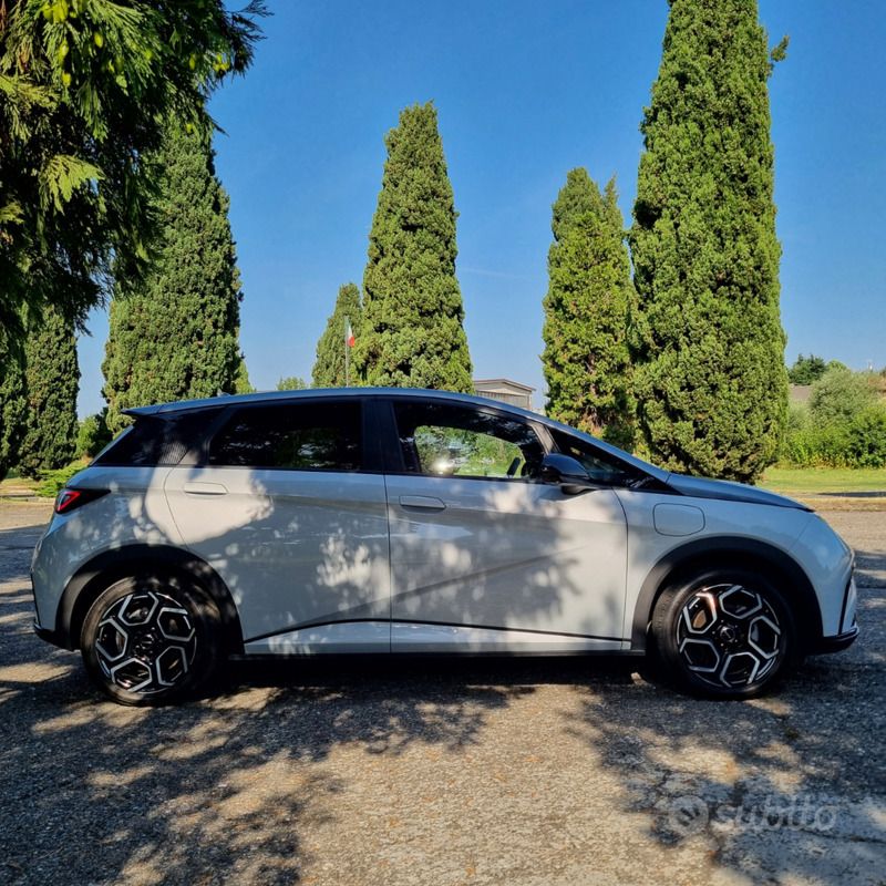 Usata BYD Dolphin Design 64 kW (88 CV) 2024 Grigio Utilitaria